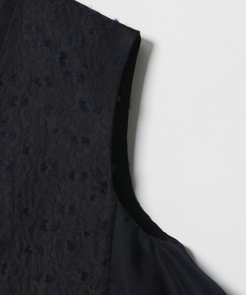 UNITED ARROWS(ユナイテッドアローズ)の「フラワー カットジャガード コンビ ベスト(ベスト・レディース・ネイビー・FREE)」の14枚目の写真