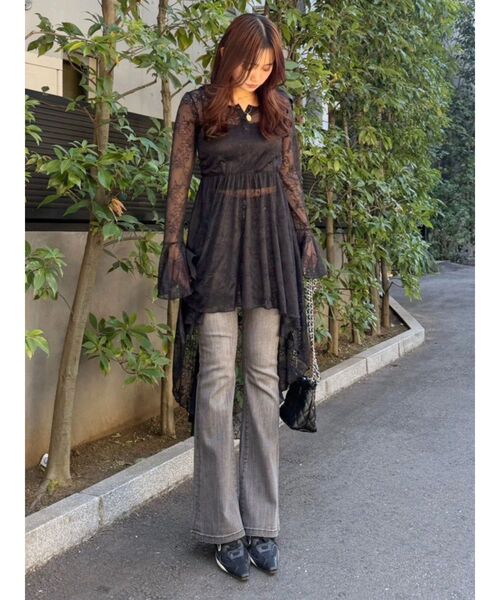 EVRIS（エヴリス）の「レースイレヘムフーディワンピース（ワンピース・レディース・ホワイト/ブラック・FREE）」の2枚目の写真