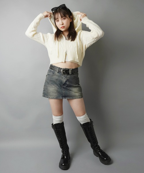 SPINNS(スピンズ)の「合皮ベルト/スタッズスター(ベルト・レディース・ブラック・ONESIZE)」の4枚目の写真