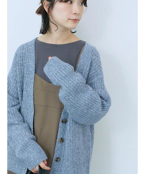 Samansa Mos2 blue（サマンサモスモスブルー）の「ラメニットVネックカーディガン（カーディガン/ボレロ・レディース・ライトベージュ/チャコールグレー/ブルー・F）」の3枚目の写真