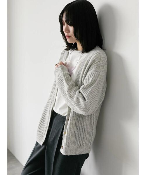 Samansa Mos2 blue（サマンサモスモスブルー）の「ラメニットVネックカーディガン（カーディガン/ボレロ・レディース・ライトベージュ/チャコールグレー/ブルー・F）」の20枚目の写真