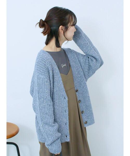 Samansa Mos2 blue（サマンサモスモスブルー）の「ラメニットVネックカーディガン（カーディガン/ボレロ・レディース・ライトベージュ/チャコールグレー/ブルー・F）」の17枚目の写真