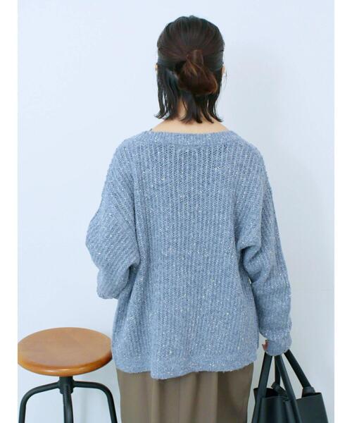 Samansa Mos2 blue（サマンサモスモスブルー）の「ラメニットVネックカーディガン（カーディガン/ボレロ・レディース・ライトベージュ/チャコールグレー/ブルー・F）」の9枚目の写真