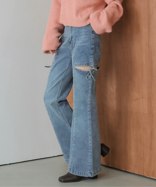 AMELY(エミリー)の「サイドカット リボンデザイン フレアデニム(デニムパンツ・レディース・ライトブルー/ブラック/ブルー・M/L)」の6枚目の写真