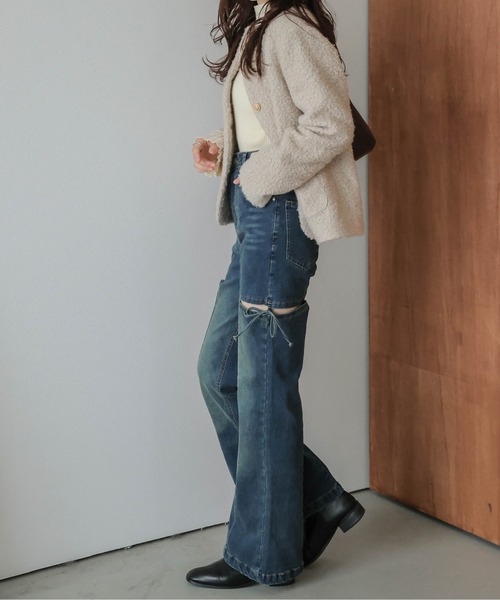 AMELY(エミリー)の「サイドカット リボンデザイン フレアデニム(デニムパンツ・レディース・ライトブルー/ブラック/ブルー・M/L)」の11枚目の写真
