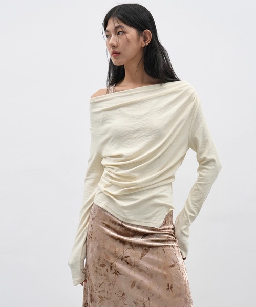 EIGHTHMONTH(エイスマンス)の「アシンメトリードレープカットソー EM25a136【EIGHTHMONTH】(Tシャツ/カットソー・レディース・アイボリー・S/M)」の7枚目の写真