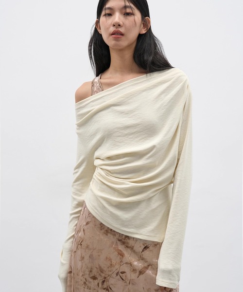 EIGHTHMONTH(エイスマンス)の「アシンメトリードレープカットソー EM25a136【EIGHTHMONTH】(Tシャツ/カットソー・レディース・アイボリー・S/M)」の6枚目の写真