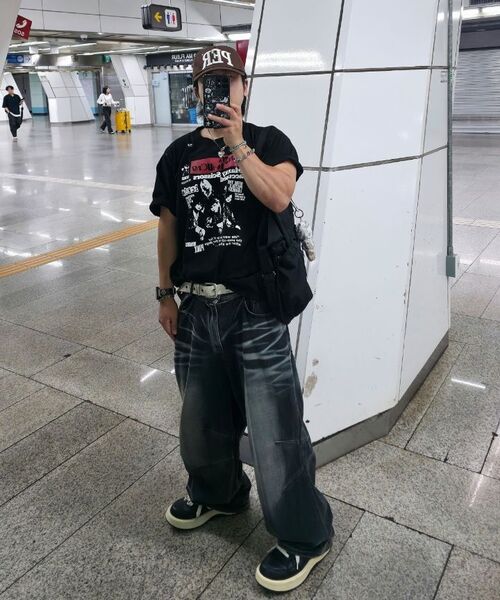 BLR（ビーエルアール）の「Embossed Wave Washing Wide Denim Pants Black（デニムパンツ・メンズ・ブラック・SMALL/MEDIUM/LARGE/X-SMALL）」の18枚目の写真