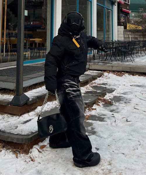 BLR（ビーエルアール）の「Embossed Wave Washing Wide Denim Pants Black（デニムパンツ・メンズ・ブラック・SMALL/MEDIUM/LARGE/X-SMALL）」の9枚目の写真