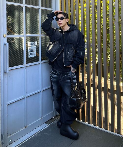 BLR（ビーエルアール）の「Embossed Wave Washing Wide Denim Pants Black（デニムパンツ・メンズ・ブラック・SMALL/MEDIUM/LARGE/X-SMALL）」の4枚目の写真