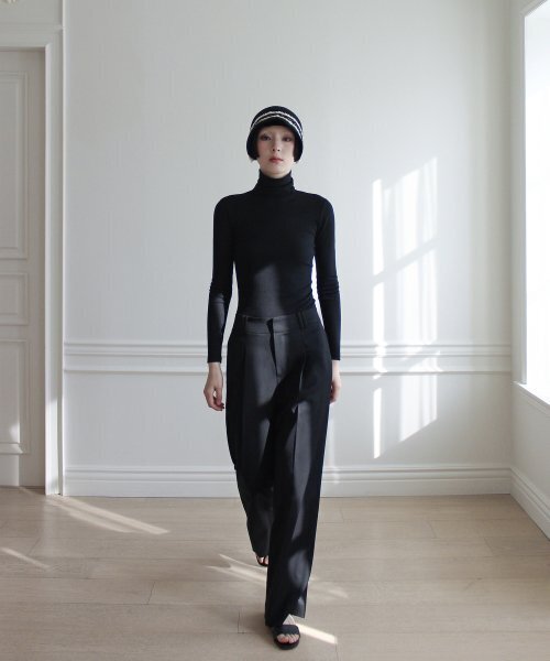 RUBATI(ルバティ)の「Classic Wide Wool Pants (BLACK)(スラックス・レディース・その他・size2/size3/size1)」の1枚目の写真