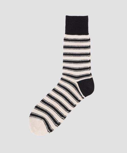 MHL.(エムエイチエル)の「NARROW STRIPE COTTON SOCKS(ソックス/靴下・メンズ・カーキ/ブラック・FREE)」の1枚目の写真