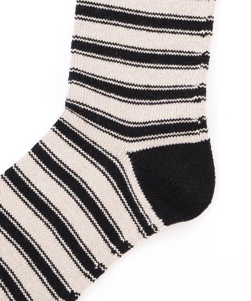 MHL.(エムエイチエル)の「NARROW STRIPE COTTON SOCKS(ソックス/靴下・メンズ・カーキ/ブラック・FREE)」の9枚目の写真