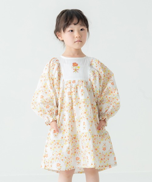 la poche biscuit(ラポシェビスキュイ)の「小花柄 ボリュームぽわん袖ワンピース(ワンピース・キッズ・ラベンダー/オレンジ・120/110/100/90/130)」の1枚目の写真