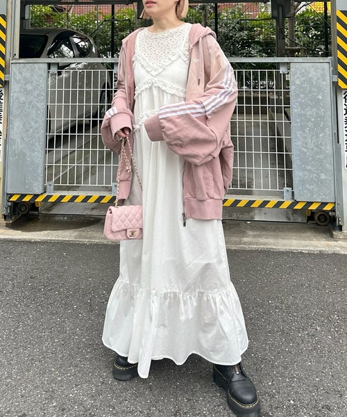 Alley Tokyo(アリートーキョー)の「コットンフリルキャミワンピ(ワンピース・レディース・オフホワイト/スミクロ・FREE)」の15枚目の写真
