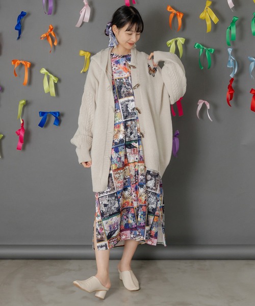 ScoLar（スカラー）の「153769：蝶刺繍ニットカーディガン（カーディガン/ボレロ・レディース・チャコールグレー/アイボリー・M）」の3枚目の写真