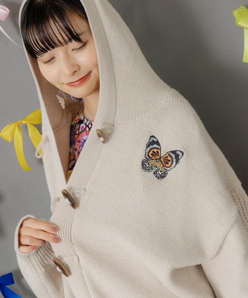ScoLar（スカラー）の「153769：蝶刺繍ニットカーディガン（カーディガン/ボレロ・レディース・チャコールグレー/アイボリー・M）」の6枚目の写真