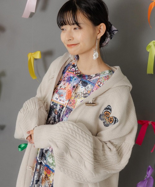 ScoLar（スカラー）の「153769：蝶刺繍ニットカーディガン（カーディガン/ボレロ・レディース・チャコールグレー/アイボリー・M）」の8枚目の写真