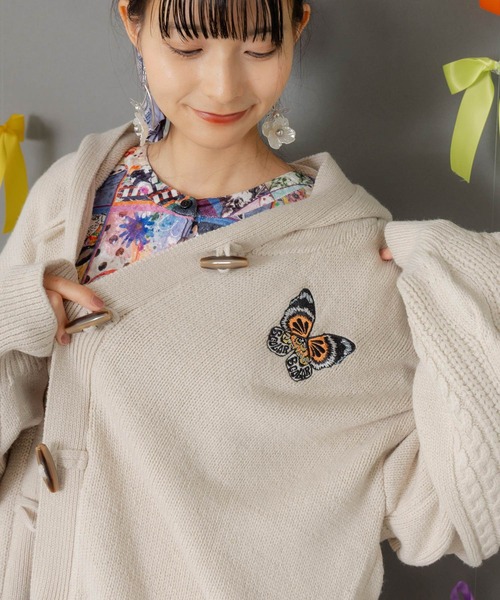 ScoLar（スカラー）の「153769：蝶刺繍ニットカーディガン（カーディガン/ボレロ・レディース・チャコールグレー/アイボリー・M）」の9枚目の写真