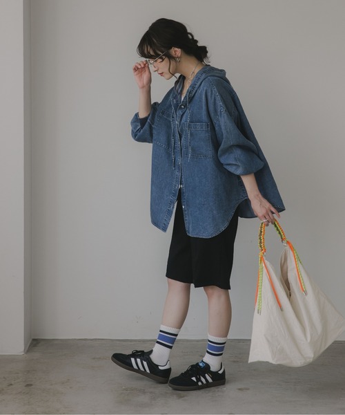 210nouve(トゥージュヌーブ)の「テンセルデニム オーバーサイズ フーディ シャツ(シャツ/ブラウス・レディース・ブルー/ブラック・FREE)」の18枚目の写真