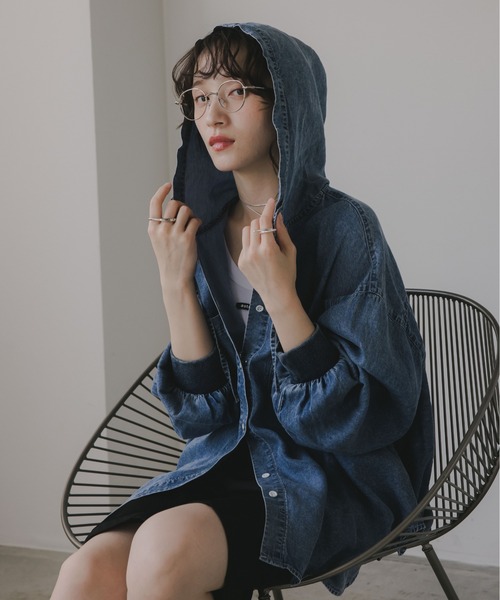 210nouve(トゥージュヌーブ)の「テンセルデニム オーバーサイズ フーディ シャツ(シャツ/ブラウス・レディース・ブルー/ブラック・FREE)」の8枚目の写真