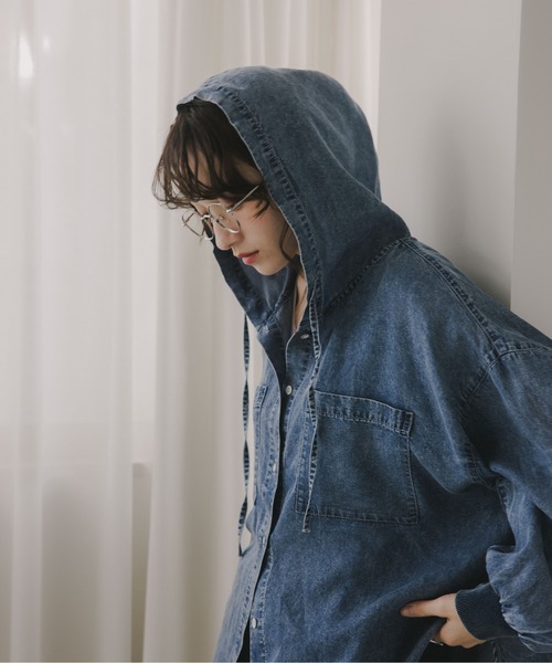 210nouve(トゥージュヌーブ)の「テンセルデニム オーバーサイズ フーディ シャツ(シャツ/ブラウス・レディース・ブルー/ブラック・FREE)」の7枚目の写真