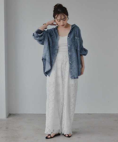 210nouve（トゥージュヌーブ）の「テンセルデニム オーバーサイズ フーディ シャツ（シャツ/ブラウス・レディース・ブラック/ブルー・FREE）」の21枚目の写真