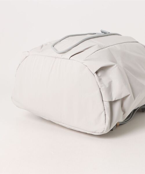 NATURAL BEAUTY（ナチュラルビューティー）の「リュック　ナチュラルビューティー　フレネ（バックパック/リュック・レディース・ベージュ/アイボリー/ブラック・FREE）」の5枚目の写真