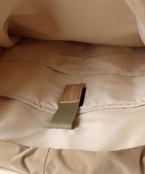 NATURAL BEAUTY（ナチュラルビューティー）の「リュック　ナチュラルビューティー　フレネ（バックパック/リュック・レディース・ベージュ/アイボリー/ブラック・FREE）」の7枚目の写真