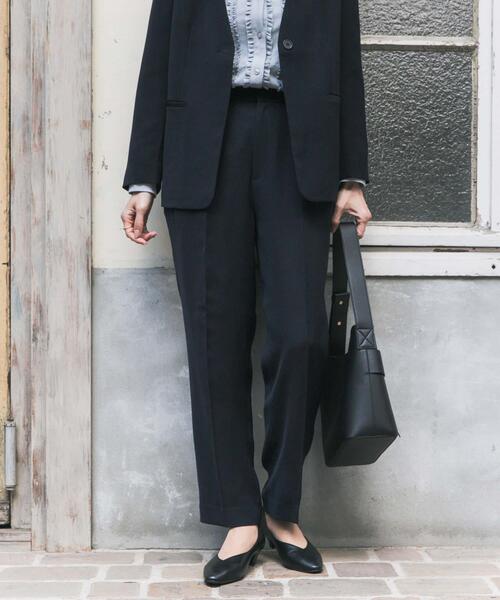 URBAN RESEARCH DOORS（アーバンリサーチドアーズ）の「ドレステーパードパンツ（その他パンツ・レディース・ネイビー/ブラック・SMALL/MEDIUM）」の12枚目の写真