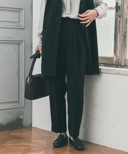 URBAN RESEARCH DOORS（アーバンリサーチドアーズ）の「ドレステーパードパンツ（その他パンツ・レディース・ネイビー/ブラック・SMALL/MEDIUM）」の4枚目の写真