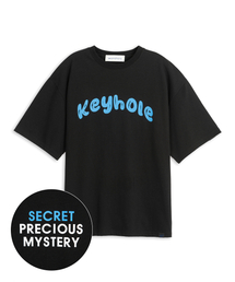 SECONDMONO（セカンドモノローグ）の「キーホールペイントレタリングTシャツブラック SETS008BLACK（Tシャツ/カットソー）」