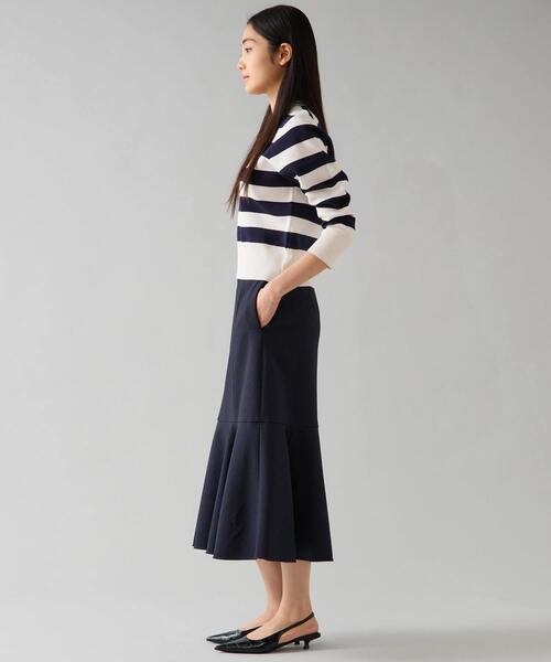 Tiara(ティアラ)の「Vネックコンパクトニット(ニット/セーター・レディース・ホワイト×ネイビー/ベージュ/オレンジ・FREE)」の19枚目の写真