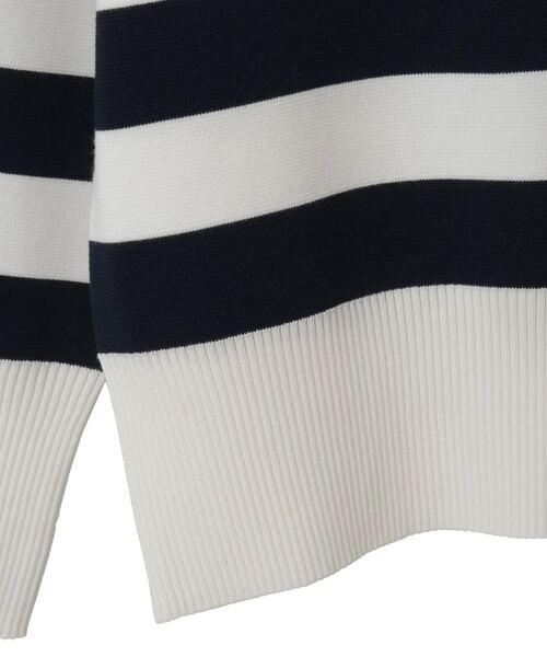 Tiara(ティアラ)の「Vネックコンパクトニット(ニット/セーター・レディース・ホワイト×ネイビー/ベージュ/オレンジ・FREE)」の9枚目の写真