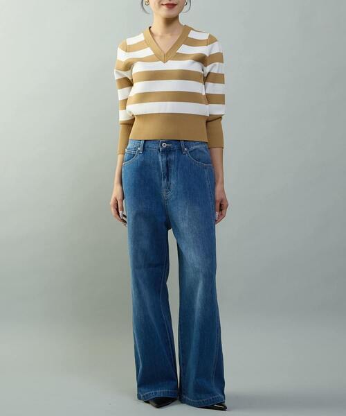 Tiara(ティアラ)の「Vネックコンパクトニット(ニット/セーター・レディース・ホワイト×ネイビー/ベージュ/オレンジ・FREE)」の11枚目の写真