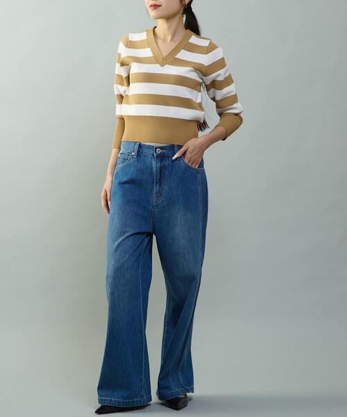 Tiara(ティアラ)の「Vネックコンパクトニット(ニット/セーター・レディース・ホワイト×ネイビー/ベージュ/オレンジ・FREE)」の13枚目の写真