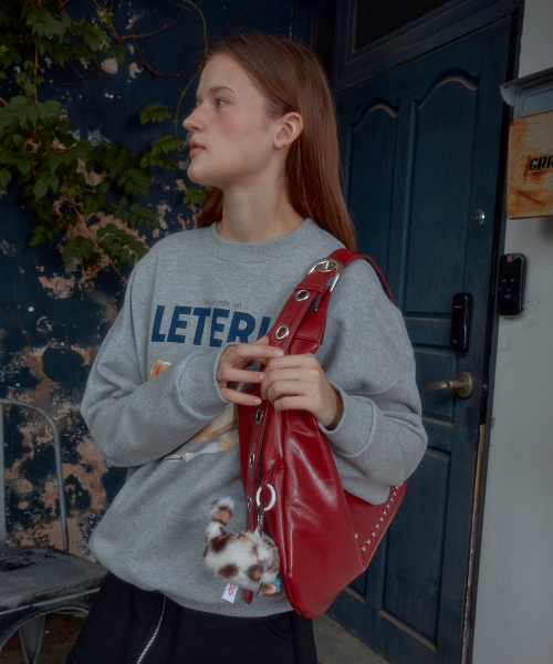 LETERIE(レテリー)の「STUD BUCKLE REVERSIBLE SHOULDER BAG_RED(ショルダーバッグ・レディース・レッド・FREE)」の4枚目の写真