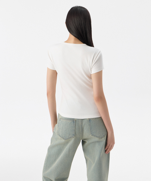 MUSINSA STANDARD WOMAN（ムシンサスタンダードウーマン）の「ウィメンズスリムクルーネックブラTシャツ[ホワイト]（Tシャツ/カットソー・レディース・その他・SMALL/MEDIUM/LARGE/X-SMALL）」の3枚目の写真