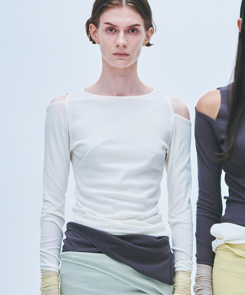 muller of yoshiokubo(ミュラーオブヨシオクボ)の「muller of yoshiokubo ミュラーオブヨシオクボ / DIAGONAL LONG SLEEVE TOP ダイアゴナルロングスリーブトップス / MLS26103(Tシャツ/カットソー・レディース・グレー/グリーン/ホワイト/イエロー・38/36)」の2枚目の写真