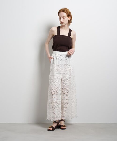 LANVIN en Bleu(ランバンオンブルー)の「エンブロイダリーコットンレースパンツ(その他パンツ・レディース・ブラック/オフホワイト・38/36)」の3枚目の写真