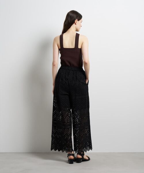 LANVIN en Bleu(ランバンオンブルー)の「エンブロイダリーコットンレースパンツ(その他パンツ・レディース・ブラック/オフホワイト・38/36)」の13枚目の写真