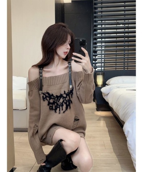 Ritzy(リッツィー)の「オフショルダー リブニット長袖トップス(ニット/セーター・レディース・グレー/キャメル・M)」の9枚目の写真