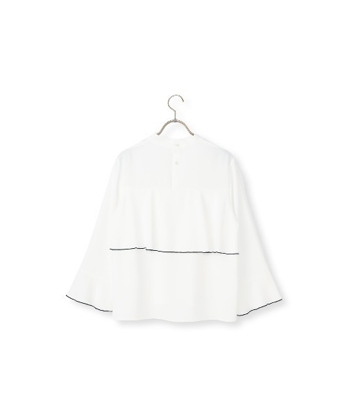 AOYAMA（アオヤマ）の「ハイネックバックコンシャスブラウス｜通勤＆オフィス＆入卒＆セレモニー＆オケージョン｜（シャツ/ブラウス・レディース・ホワイト×ブラック/ベージュ×ブラック・M/L）」の10枚目の写真