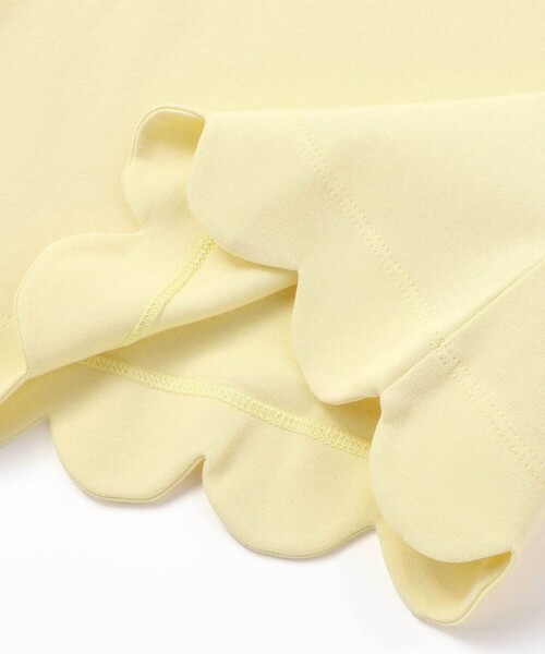 BeBe(ベベ)の「フラワーロゴ刺しゅうスカラップスムース長袖Tシャツ(Tシャツ/カットソー・キッズ・ホワイト/イエロー・120cm/130cm/150cm/140cm)」の12枚目の写真