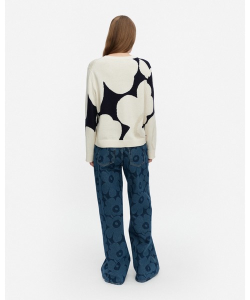 marimekko(マリメッコ)の「Pomppia Unikko / pullover sweater(ニット/セーター・レディース・ホワイト・MEDIUM/SMALL/X-SMALL)」の3枚目の写真