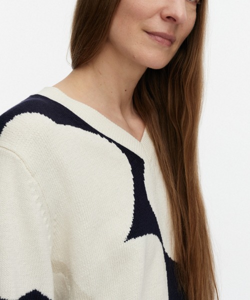 marimekko(マリメッコ)の「Pomppia Unikko / pullover sweater(ニット/セーター・レディース・ホワイト・MEDIUM/SMALL/X-SMALL)」の4枚目の写真