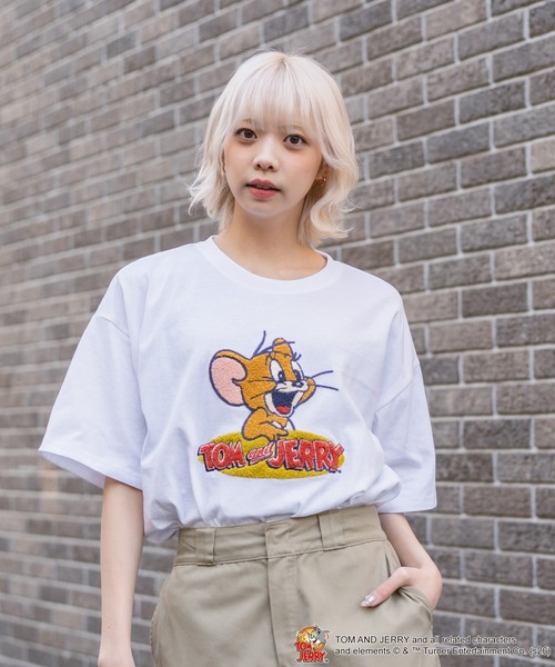 Tom＆Jerry（トムアンドジェリー）の「【TOM＆JERRY/トムとジェリー】【ふんわりルーズシルエット 体形カバー】フロントサガラ刺繍 半袖Tシャツ レトロ アメカジ キャラクター トムジェリ（Tシャツ/カットソー・レディース・レッド/スミクロ/オフホワイト/ブルー・LARGE/MEDIUM）」の9枚目の写真