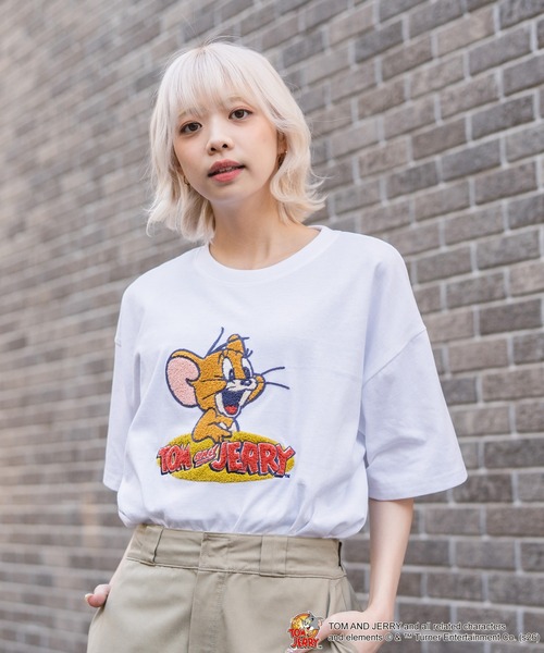 Tom＆Jerry（トムアンドジェリー）の「【TOM＆JERRY/トムとジェリー】【ふんわりルーズシルエット 体形カバー】フロントサガラ刺繍 半袖Tシャツ レトロ アメカジ キャラクター トムジェリ（Tシャツ/カットソー・レディース・レッド/スミクロ/オフホワイト/ブルー・LARGE/MEDIUM）」の10枚目の写真