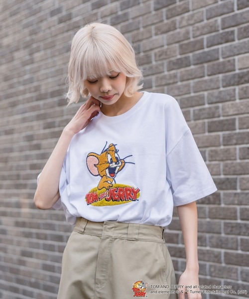 Tom＆Jerry（トムアンドジェリー）の「【TOM＆JERRY/トムとジェリー】【ふんわりルーズシルエット 体形カバー】フロントサガラ刺繍 半袖Tシャツ レトロ アメカジ キャラクター トムジェリ（Tシャツ/カットソー・レディース・レッド/スミクロ/オフホワイト/ブルー・LARGE/MEDIUM）」の11枚目の写真