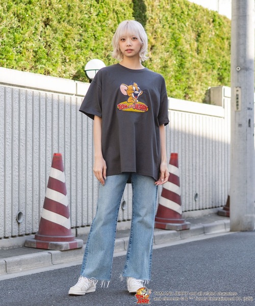 Tom＆Jerry（トムアンドジェリー）の「【TOM＆JERRY/トムとジェリー】【ふんわりルーズシルエット 体形カバー】フロントサガラ刺繍 半袖Tシャツ レトロ アメカジ キャラクター トムジェリ（Tシャツ/カットソー・レディース・レッド/スミクロ/オフホワイト/ブルー・LARGE/MEDIUM）」の13枚目の写真